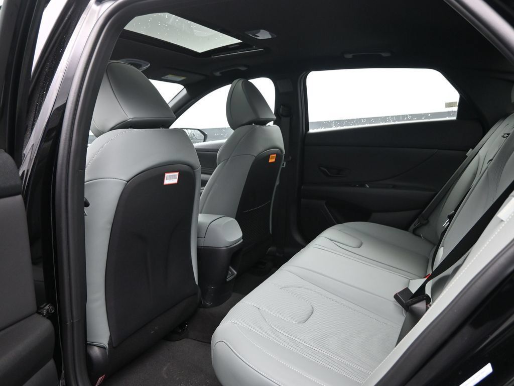 Used 2026 Hyundai Elantra Limited w/ Cargo Package FWD image 28