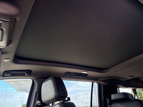 Used 2023 GMC Yukon XL Denali AWD/4WD image 12