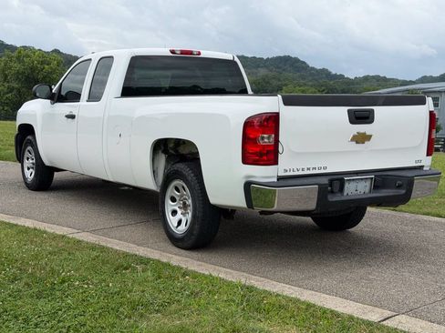 Used 2011 Chevrolet Silverado 1500 W/T RWD image 5
