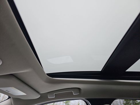 Certified 2025 Nissan Ariya AWD image 28