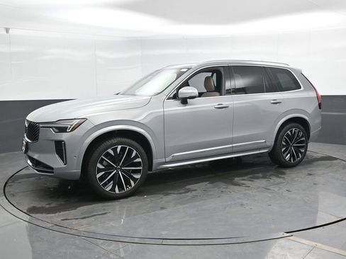 Used 2026 Volvo XC90 B6 Ultra w/ Protection Package Premier image 7