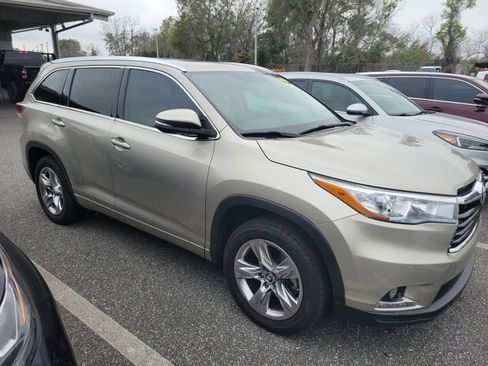 Used 2016 Toyota Highlander Limited image 3