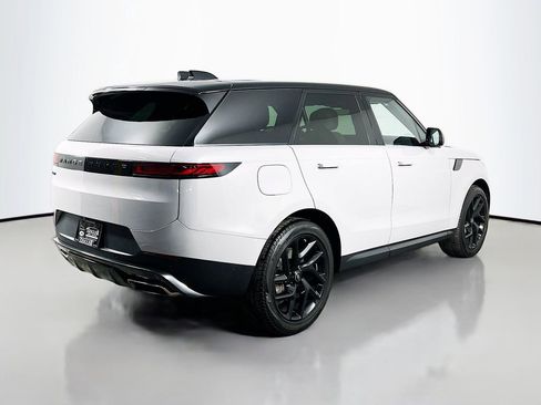 Used 2024 Land Rover Range Rover Sport SE image 5