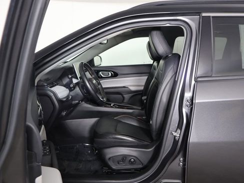 Used 2022 Jeep Compass Limited image 28