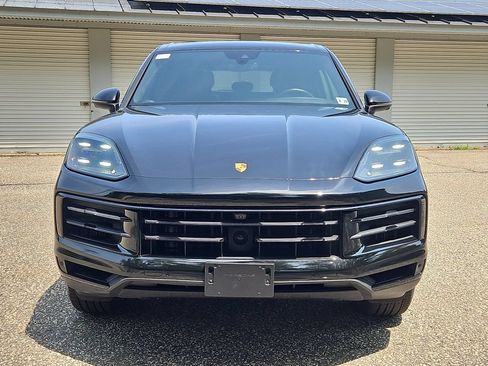Certified 2024 Porsche Cayenne AWD/4WD image 10