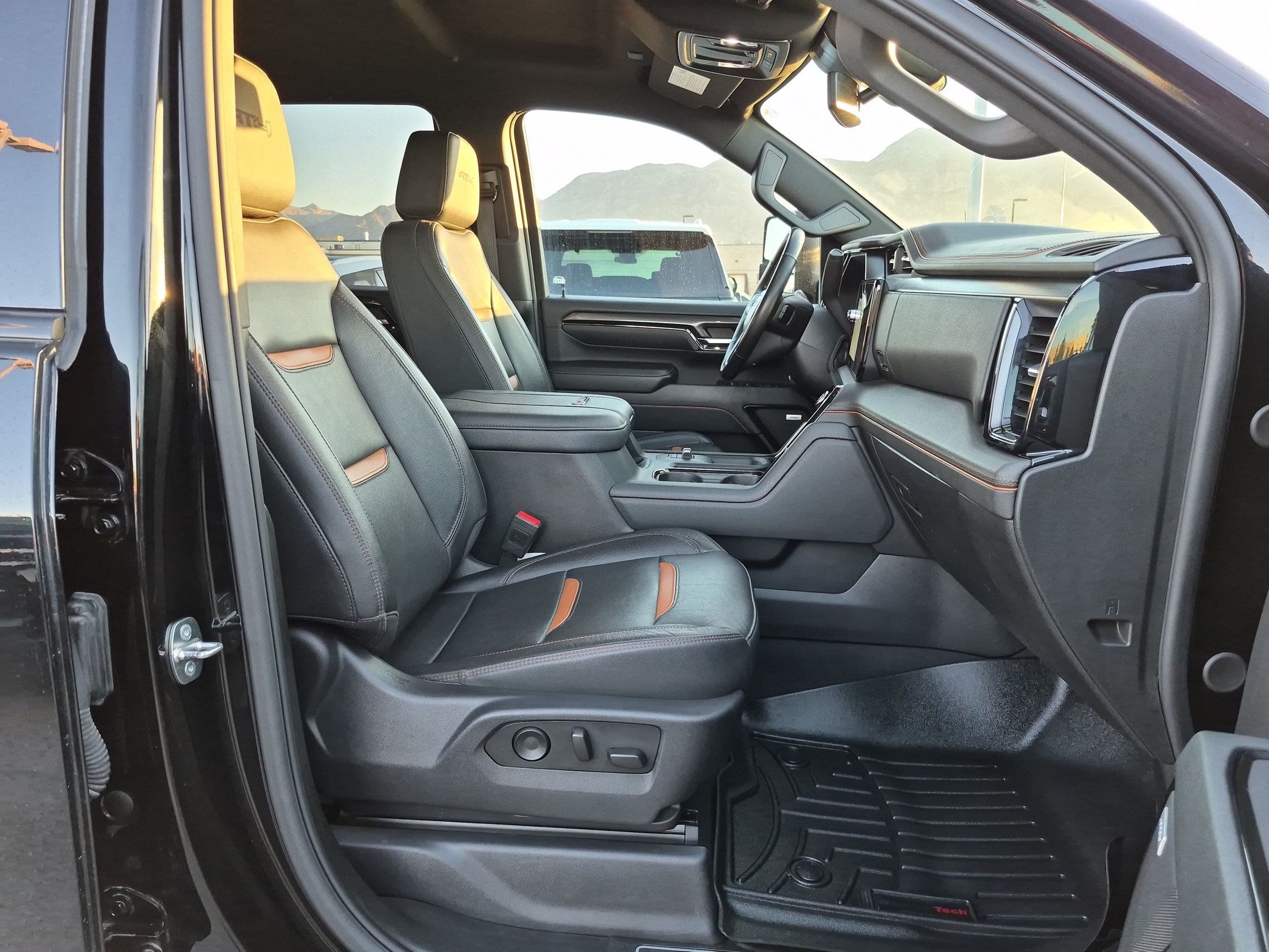 Used 2024 GMC Sierra 2500 AT4 AWD/4WD image 31