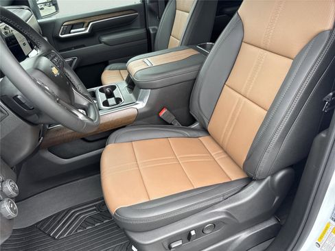 New 2026 Chevrolet Silverado 2500 High Country w/ High Country Premium Package AWD/4WD image 30