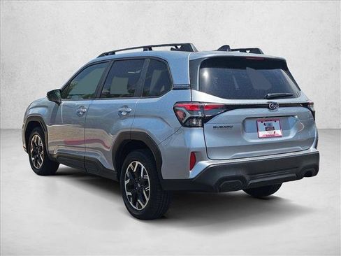 Certified 2025 Subaru Forester Premium AWD/4WD image 9