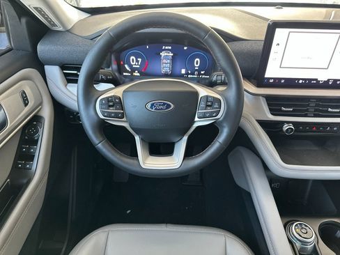 Used 2026 Ford Explorer Active w/ Active Comfort Package RWD image 13