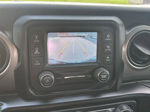 Used 2019 Jeep Wrangler Unlimited Sport image 18