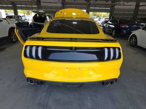 Used 2017 Ford Mustang GT w/ GT Performance Package RWD image 3
