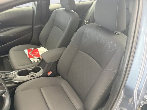 Used 2025 Toyota Corolla LE FWD image 9