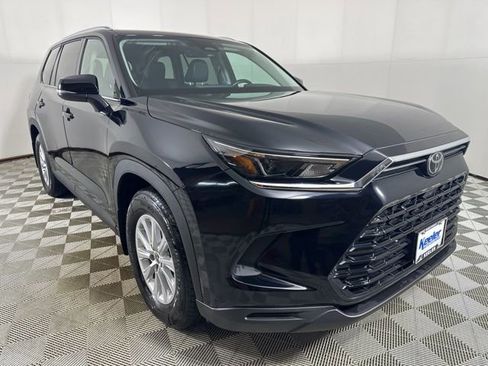 Used 2024 Toyota Grand Highlander XLE image 1