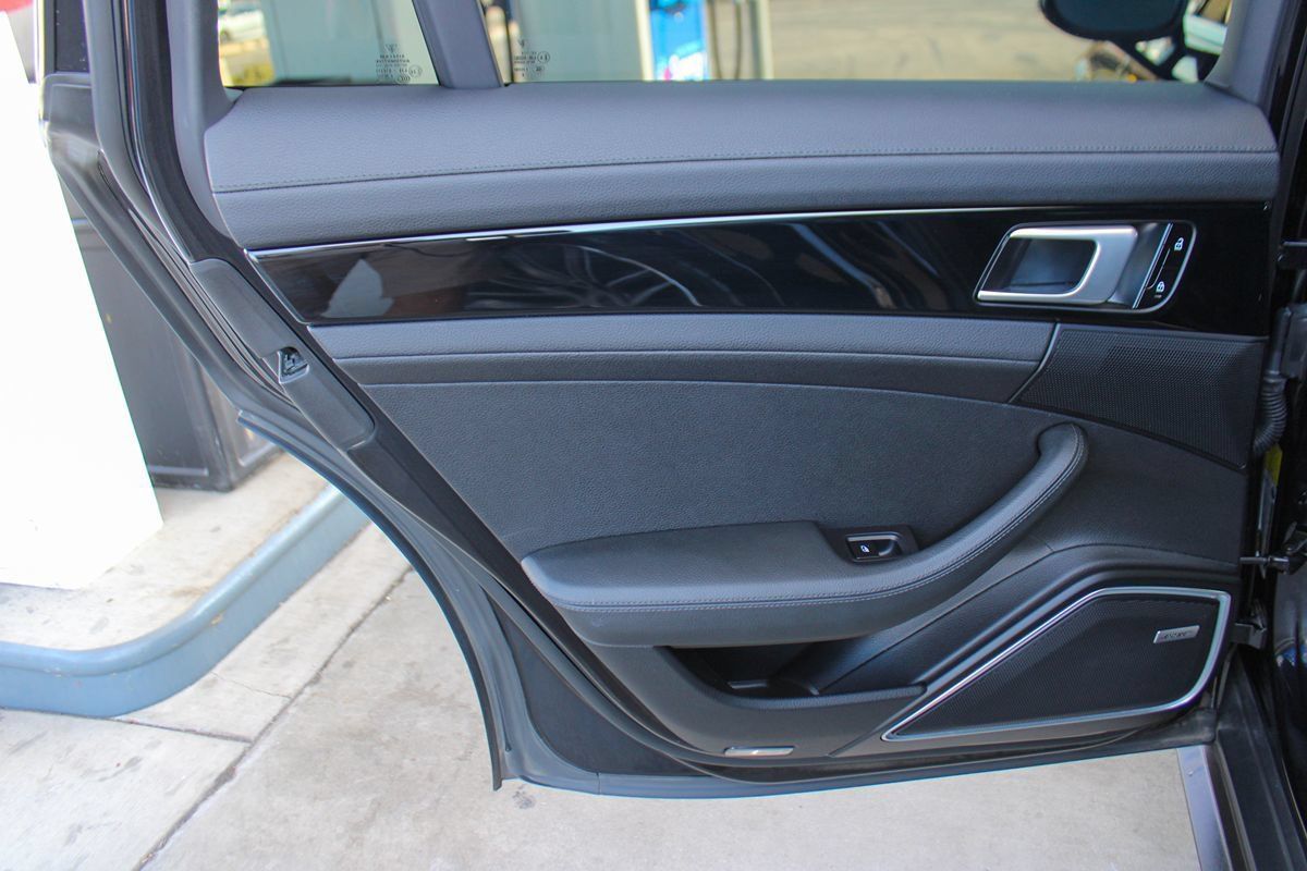 Used 2019 Porsche Panamera 4 AWD/4WD image 15