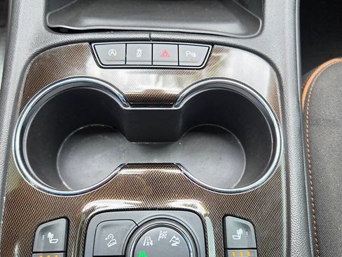 Used 2023 GMC Acadia AT4 AWD/4WD image 25