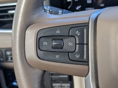 Used 2023 GMC Yukon Denali w/ Advanced Technology Package image 24