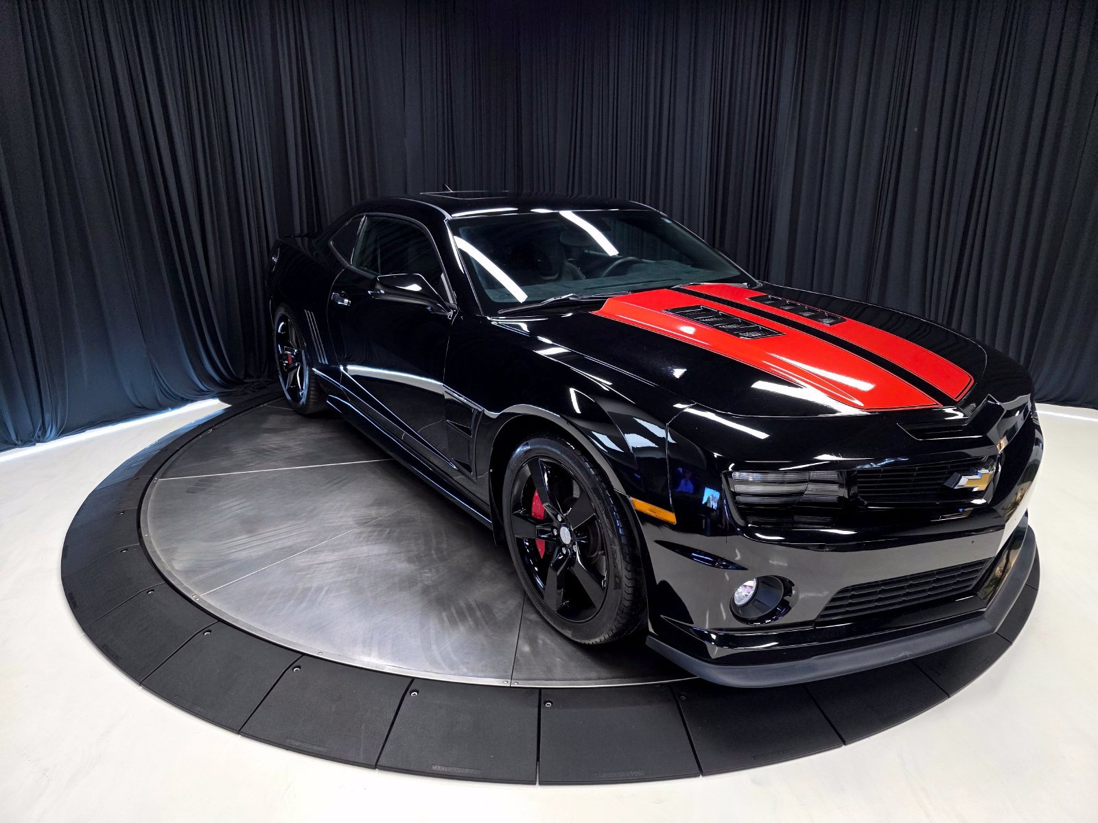 Used 2010 Chevrolet Camaro SS w/ Orange Stripe Package RWD image 6