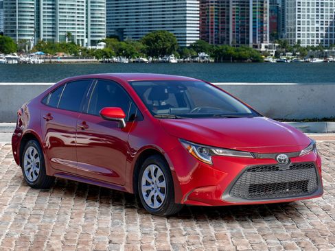 Used 2020 Toyota Corolla LE image 3