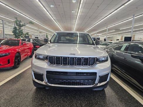 Used 2021 Jeep Grand Cherokee L Limited RWD image 2