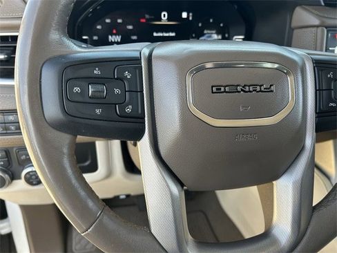 Used 2022 GMC Yukon Denali image 25