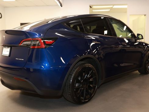 Used 2023 Tesla Model Y Long Range image 7