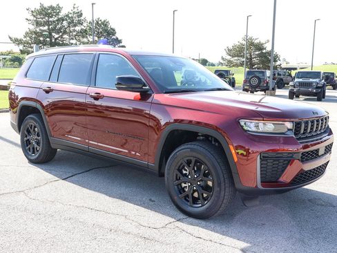 New 2026 Jeep Grand Cherokee L 4WD image 4