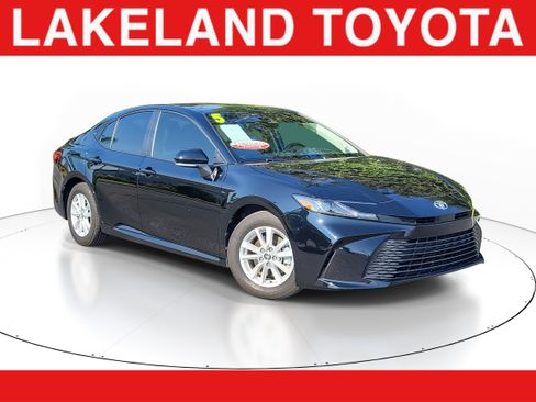 Certified 2025 Toyota Camry LE image 1