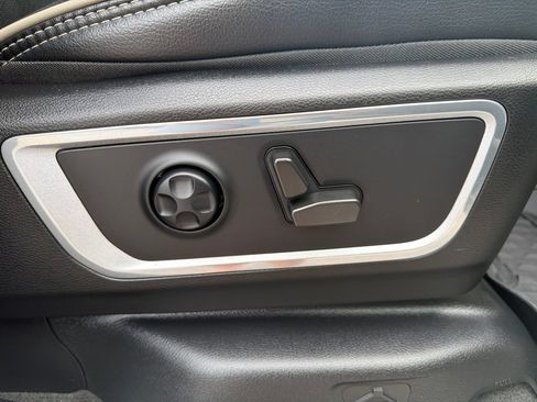 Used 2021 RAM 1500 Laramie AWD/4WD image 22