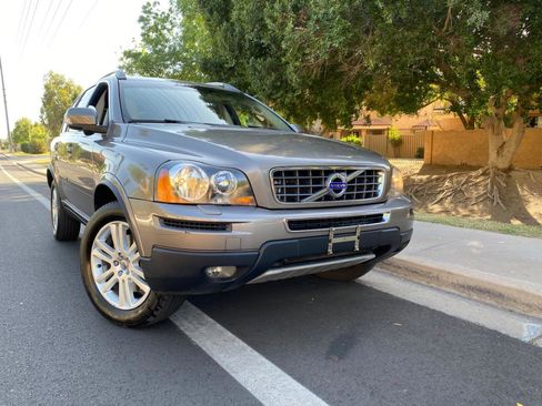 Used 2011 Volvo XC90 3.2 image 4