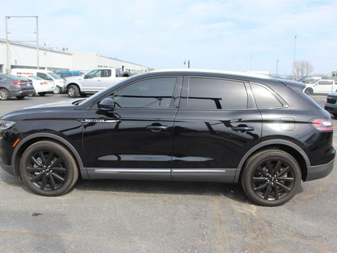 Used 2023 Lincoln Nautilus Reserve w/ Monochromatic Package image 3