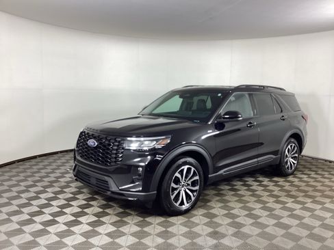 Used 2025 Ford Explorer ST-Line AWD/4WD image 5