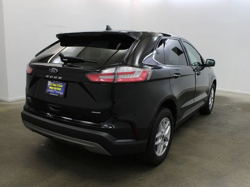 Used 2024 Ford Edge SEL AWD/4WD image 5