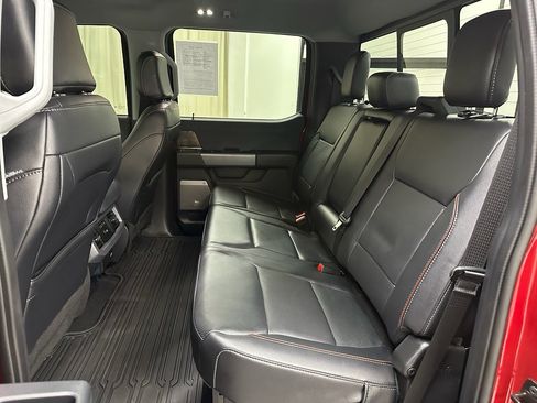 Used 2024 Ford F250 Lariat w/ Black Appearance Package image 17