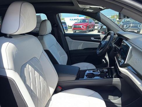 New 2025 Volkswagen Atlas Cross Sport SEL Premium R-Line image 9