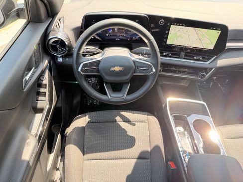 Used 2025 Chevrolet Equinox LT FWD image 28