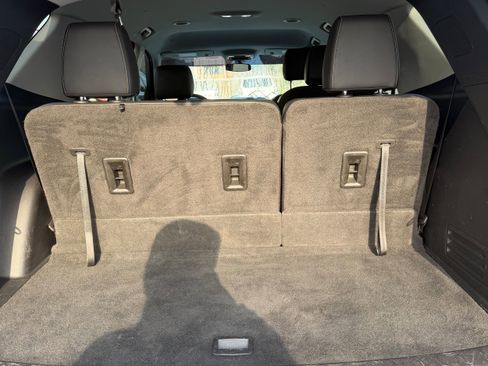 Used 2021 Chevrolet Traverse LT image 10