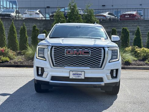 Used 2021 GMC Yukon Denali AWD/4WD image 3