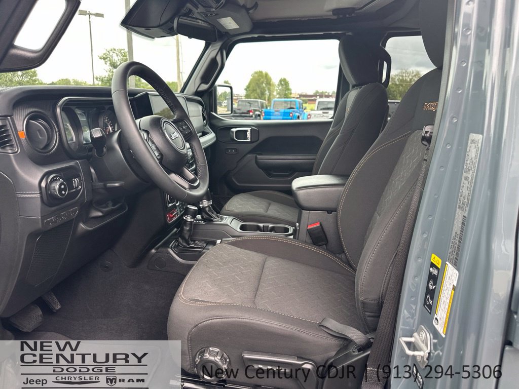 Used 2026 Jeep Gladiator Mojave AWD/4WD image 5