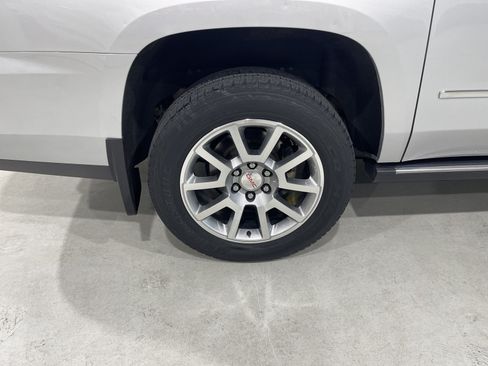 Used 2020 GMC Yukon XL Denali w/ Open Road Package AWD/4WD image 10