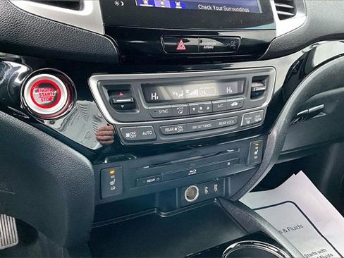 Used 2016 Honda Pilot Touring image 15