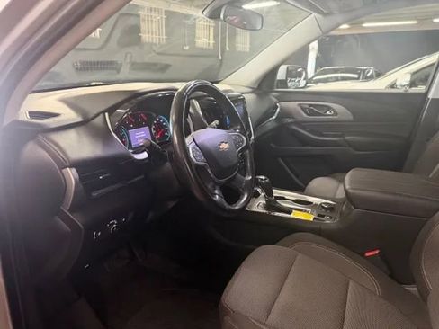 Used 2020 Chevrolet Traverse LT FWD image 8