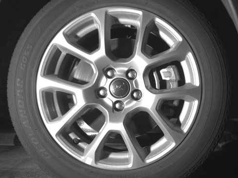 Used 2025 Jeep Compass Limited image 13