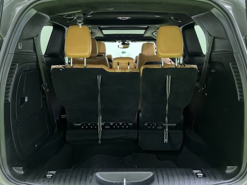 Used 2023 Chrysler Pacifica Pinnacle FWD image 31