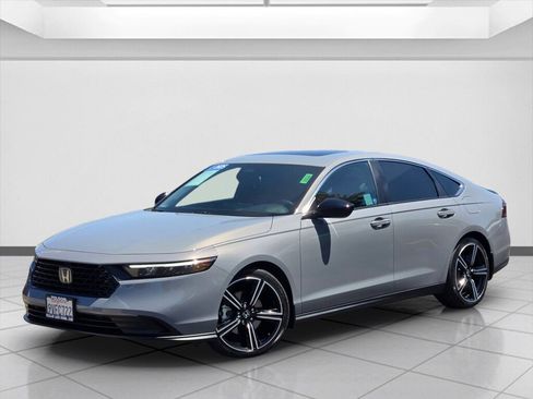 Certified 2025 Honda Accord Sport image 9