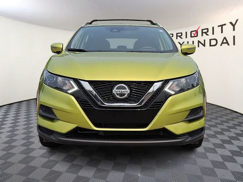 Used 2020 Nissan Rogue Sport SV FWD image 2