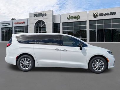 New 2026 Chrysler Pacifica Limited