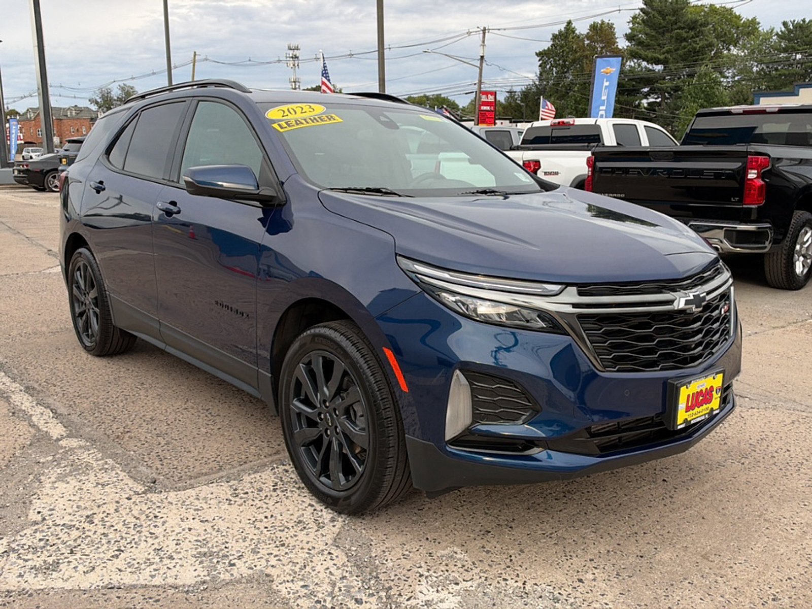 Used 2023 Chevrolet Equinox RS w/ RS Leather Package AWD/4WD image 4