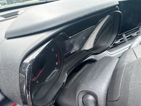 Used 2024 Chevrolet Trax RS w/ Sunroof Package FWD image 6