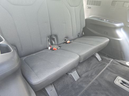 Used 2022 Hyundai Palisade SEL FWD image 12