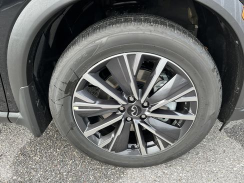 Certified 2026 INFINITI QX60 Luxe w/ Family Package FWD image 10